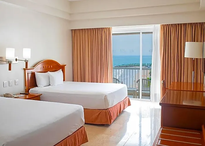 Hotel Azul Ixtapa 3*