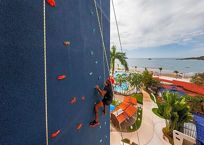 Azul Ixtapa Hotel