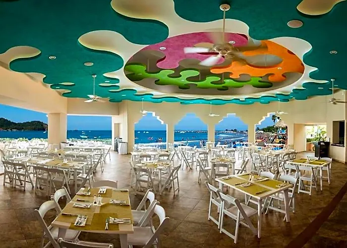 Hotel Azul Ixtapa 3*